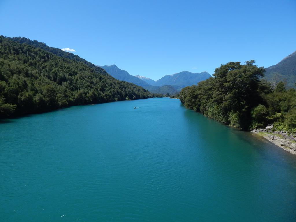 Cabanas Nutrias Patagonicas Puelo River 外观 照片