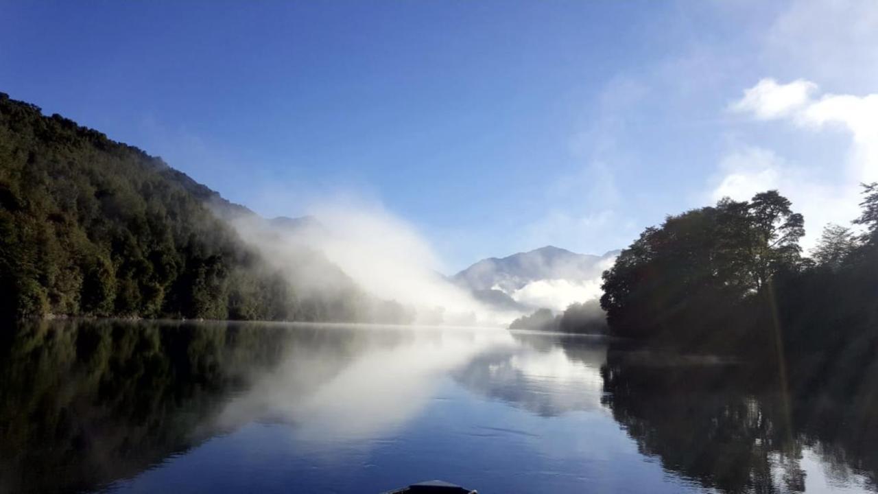 Cabanas Nutrias Patagonicas Puelo River 外观 照片