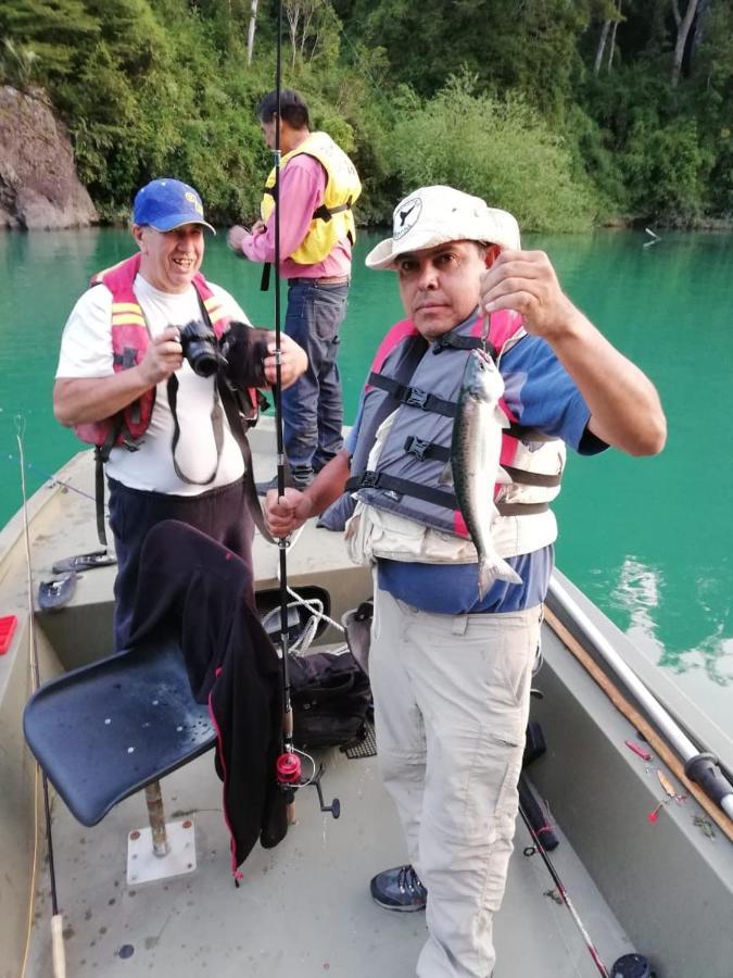 Cabanas Nutrias Patagonicas Puelo River 外观 照片